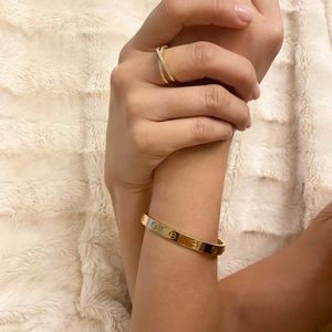 14K Gold X Ring cubic zirconia criss cross